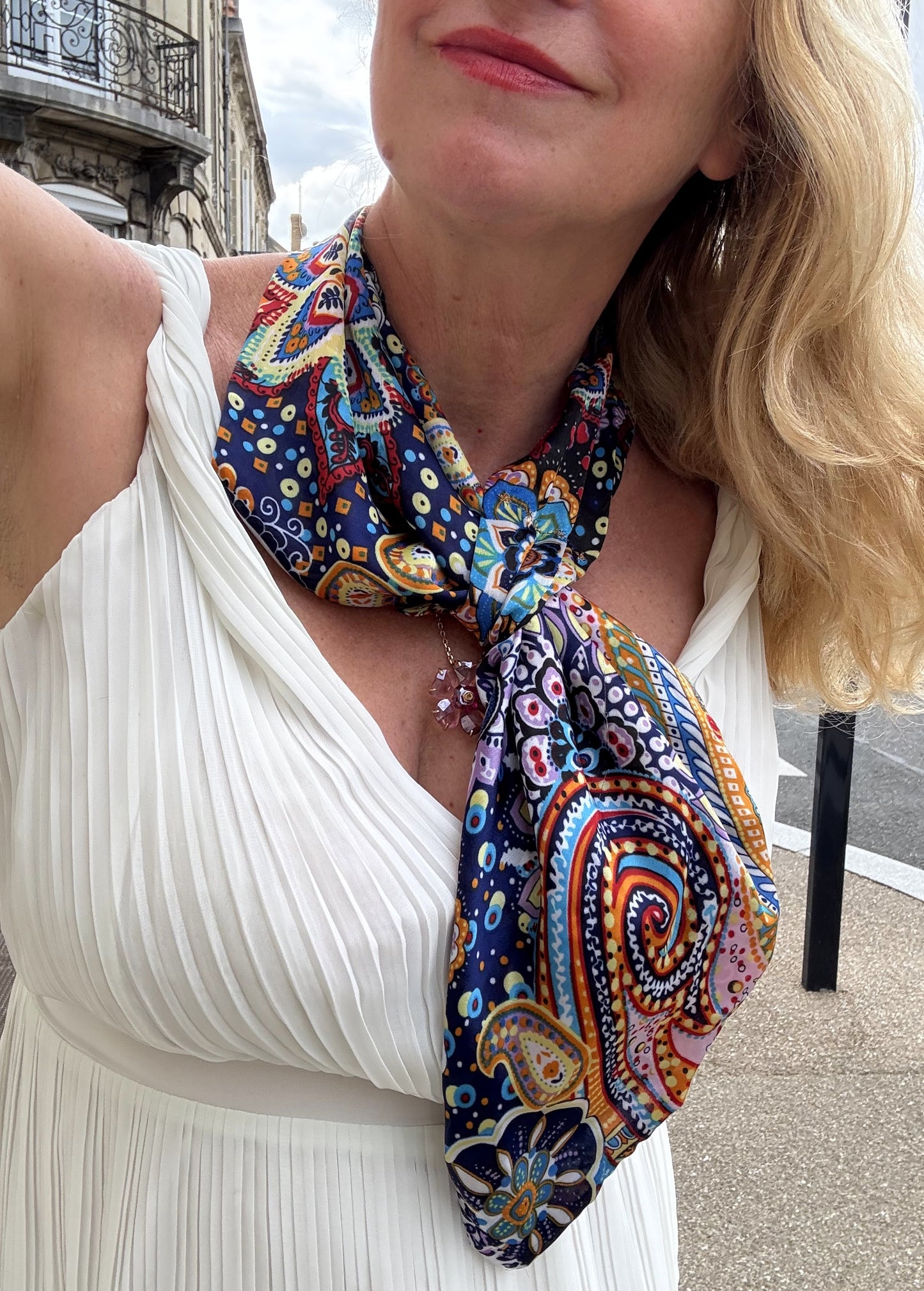 Foulard CYU bleu nuit colorée très doux en soie _ Very soft colorful dark blue silk scarf CYU
