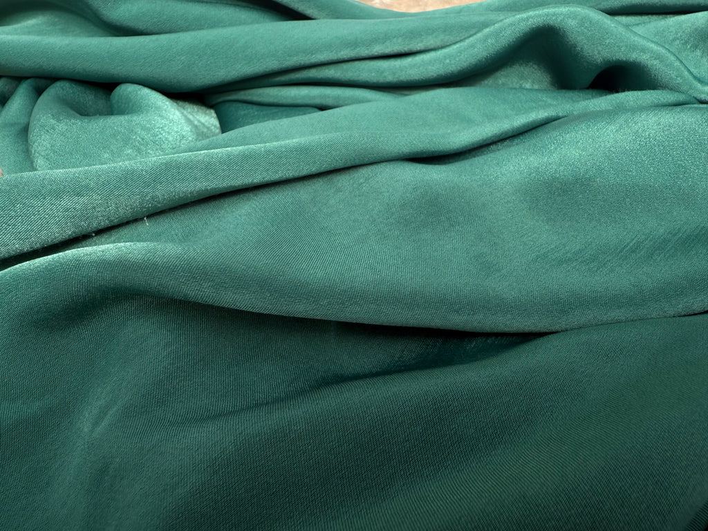 Châle Vert en Satin & Viscose demi lune