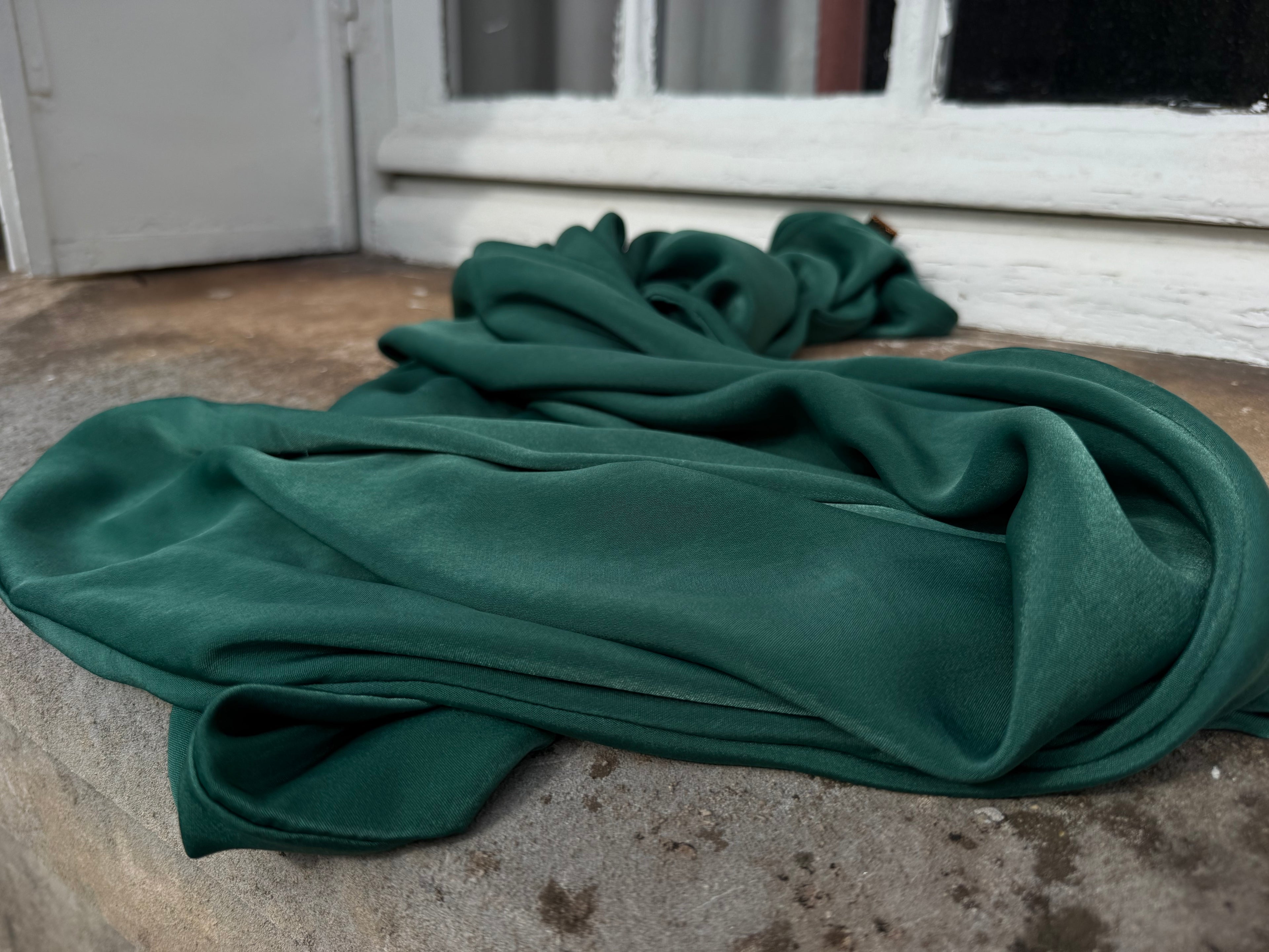 Châle Vert en Satin & Viscose demi lune