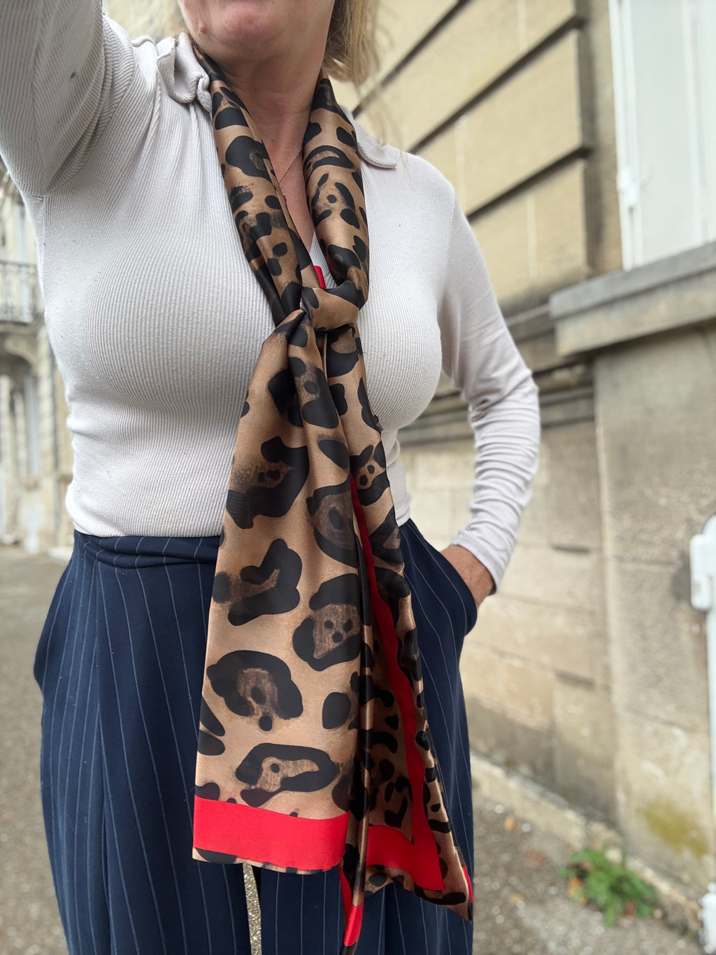 Foulard CYU léopard long et soyeux