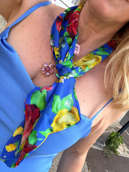 Foulard CYU Bleu Roi en crêpe avec imprimés Roses _ Royal Blue CYU Scarf in crepe with rose prints