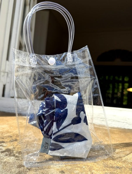 Foulard CYU Soie Blanc satiné et Bleu marine Tulipes