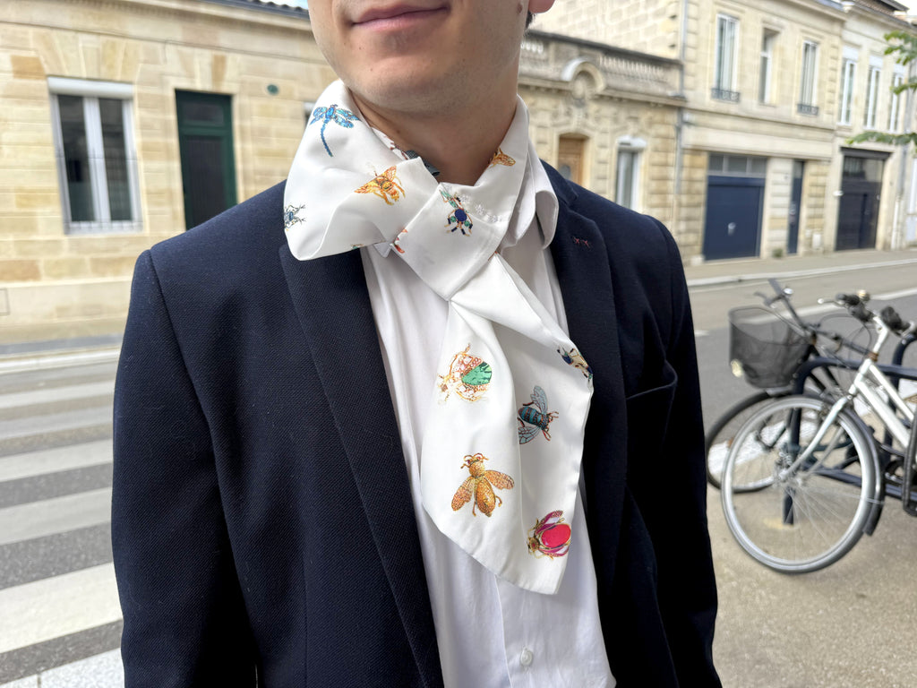Foulard CYU Blanc en avec insectes colorés