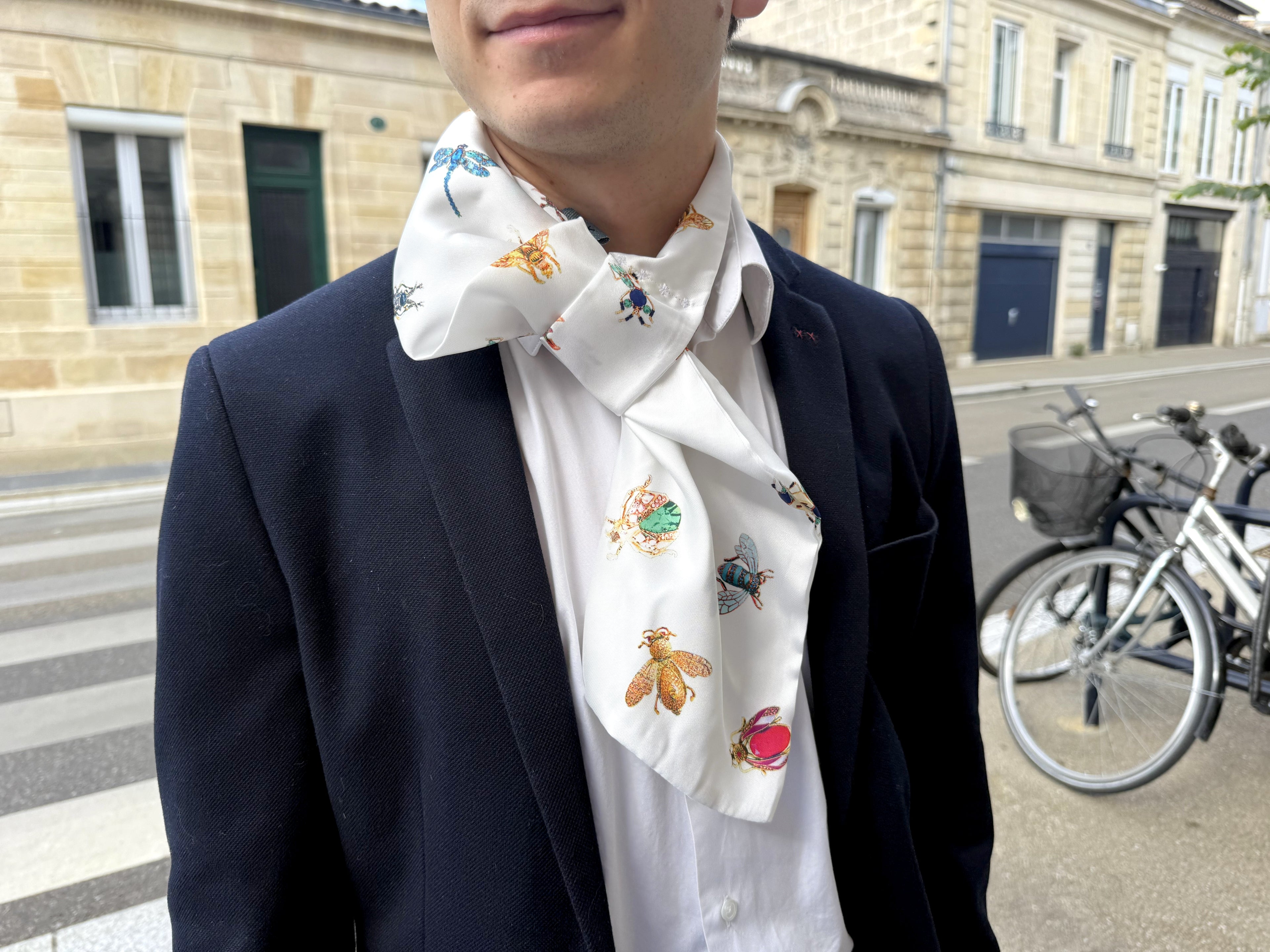 Foulard CYU Blanc en avec insectes colorés