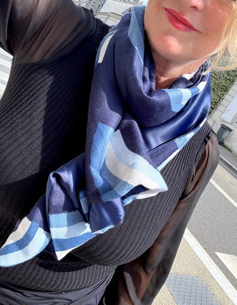Foulard CYU Arc en Ciel Bleu Marine long doux et léger