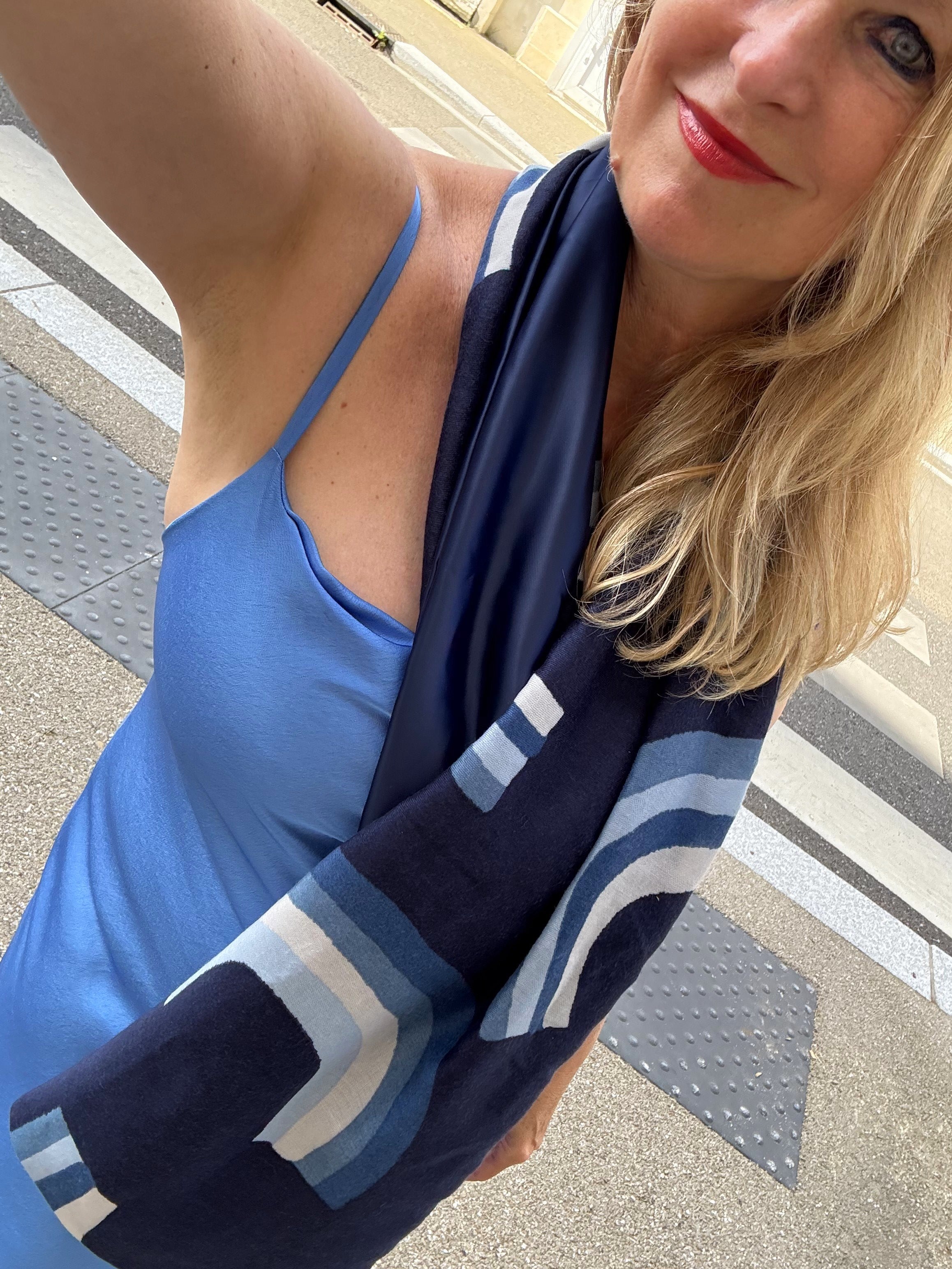 Foulard CYU Arc en Ciel Bleu Marine long doux et léger